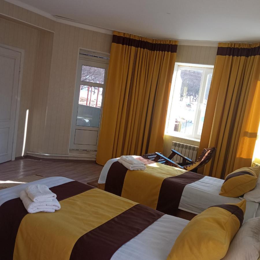 Turan Guesthouse 카라콜 외부 사진